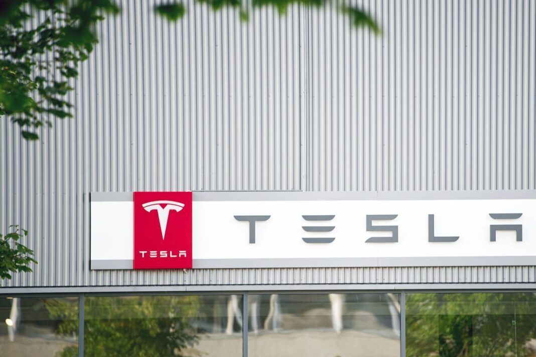Tesla / Фото: Depositphotos