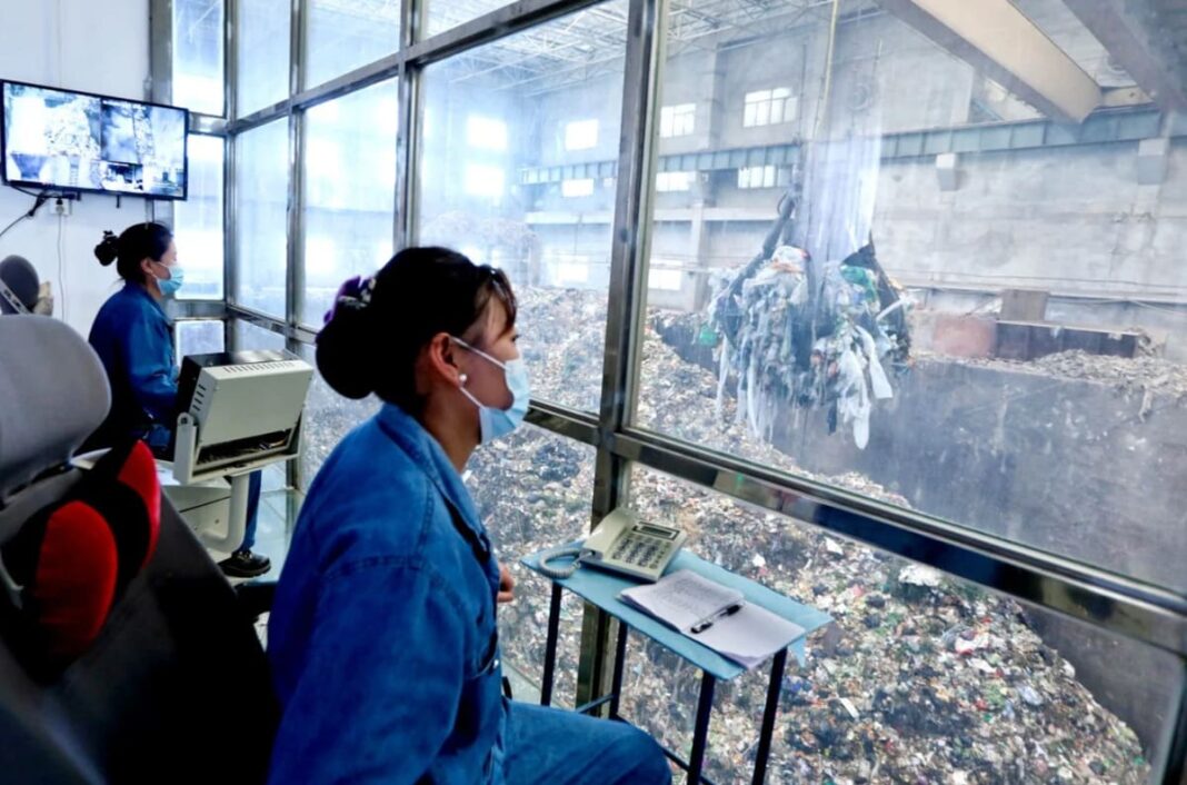 Спалювання сміття в Китаї / Фото: scmp.com