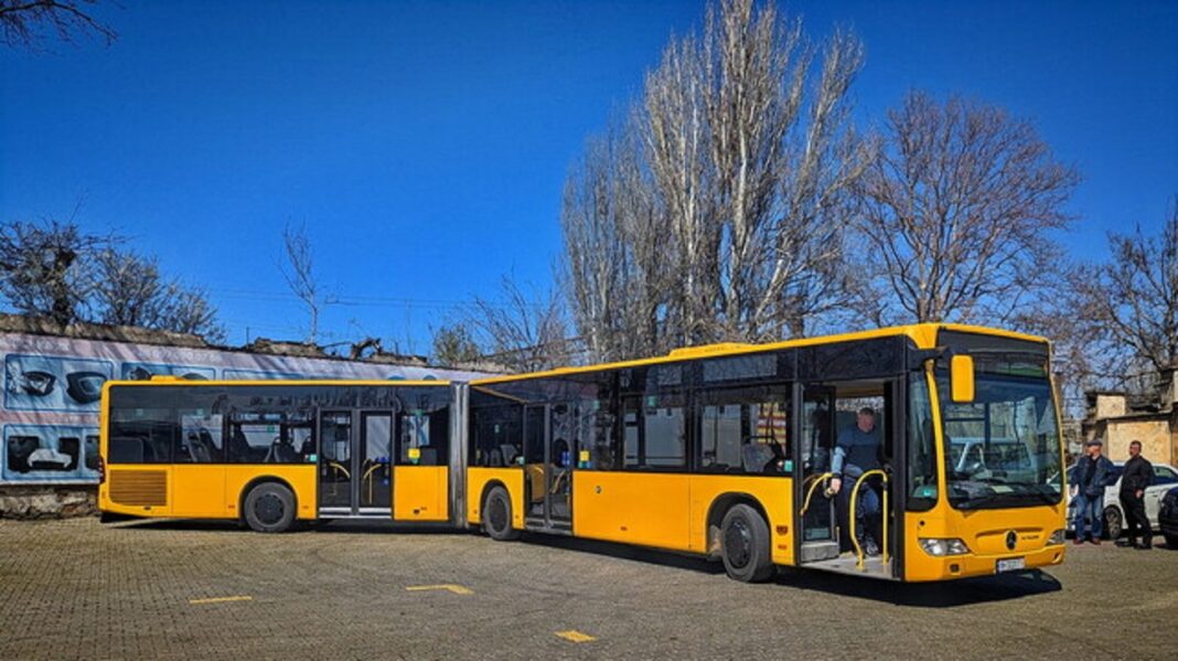 Гуманітарний транспорт (фото з відкритих джерел)