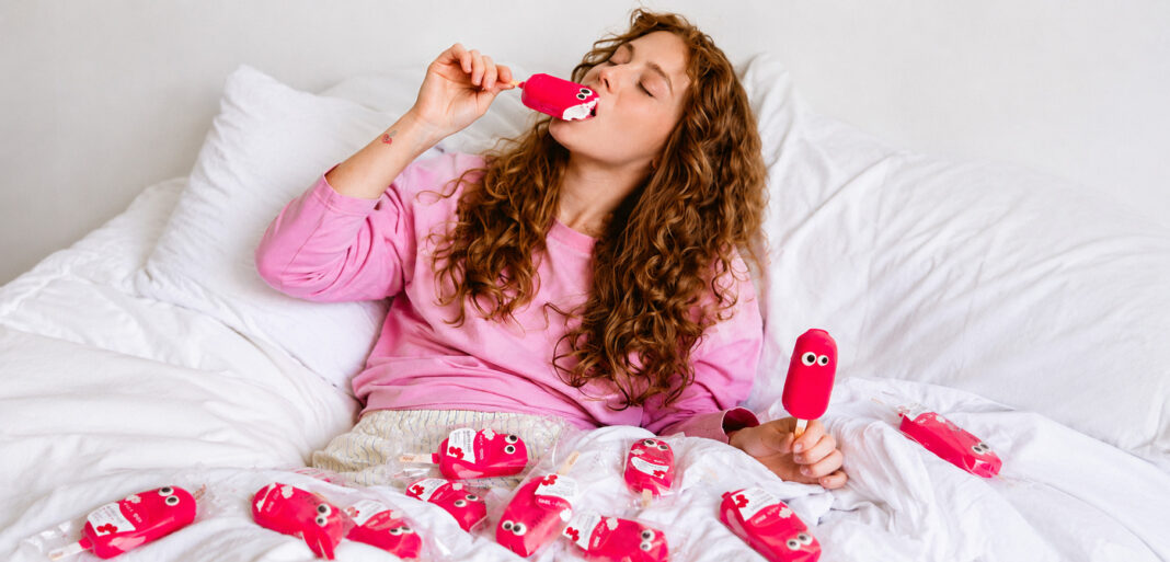 Морозиво Honey × Будинок Іграшок із полуничним смаком у рожевій глазурі