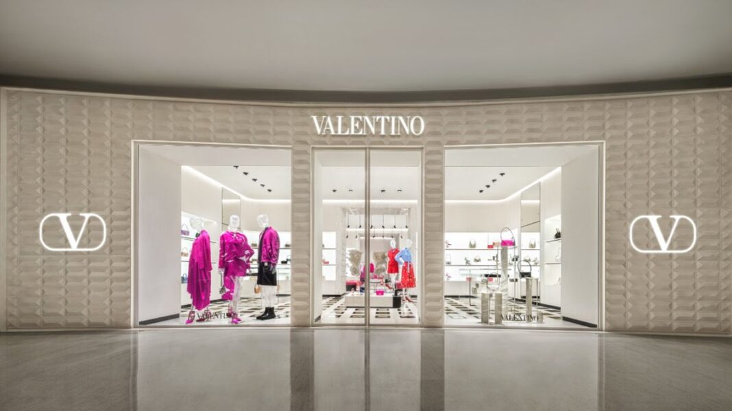 Valentino / Фото з відкритих джерел