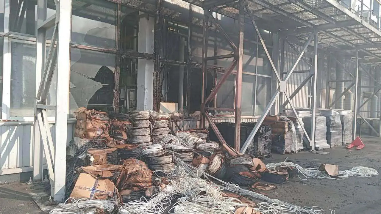 Наслідки ворожого обстрілу території заводу