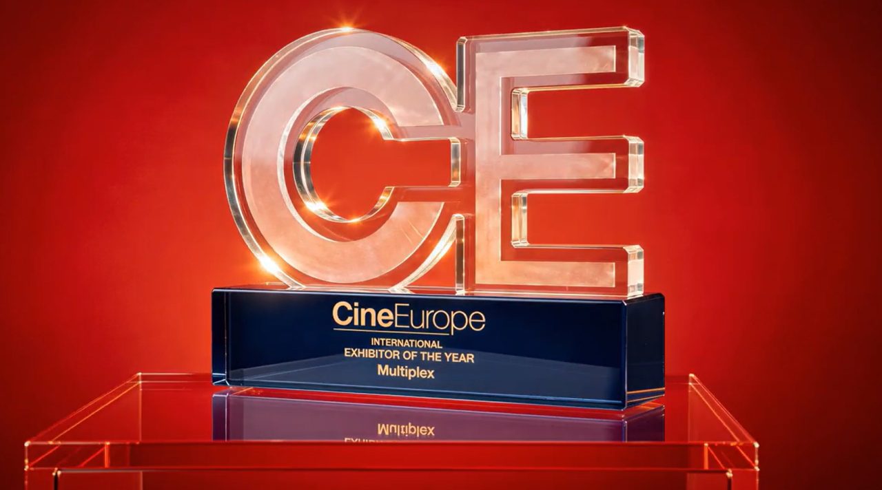 Нагорода CineEurope International Exhibitor of the Year із прозорими літерами