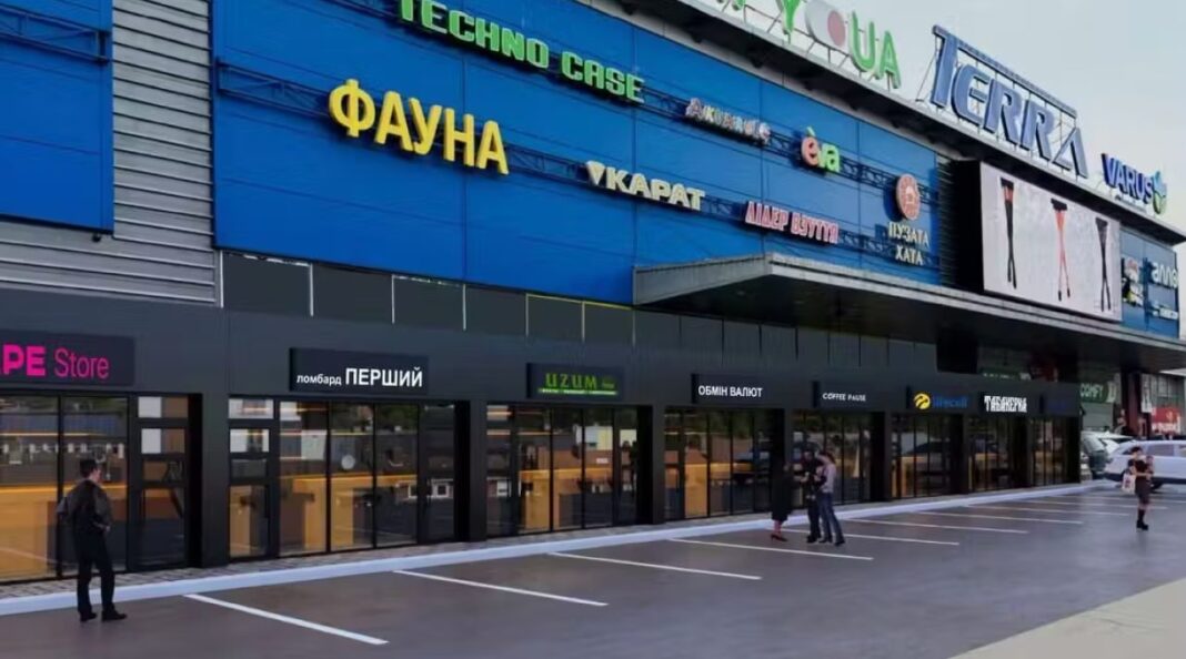 Фасад торгового центру 