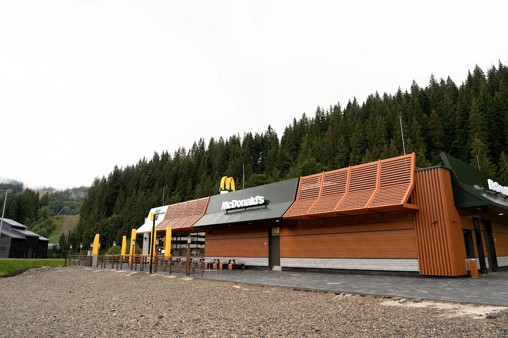 McDonald's відкрив перший ресторан у Буковелі.